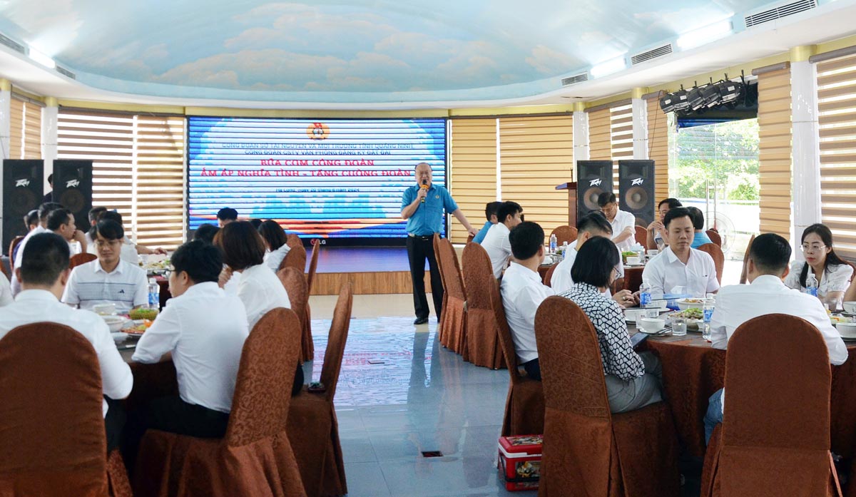 Each meal is increased by 150,000 VND compared to the daily lunch. Photo: Doan Hung