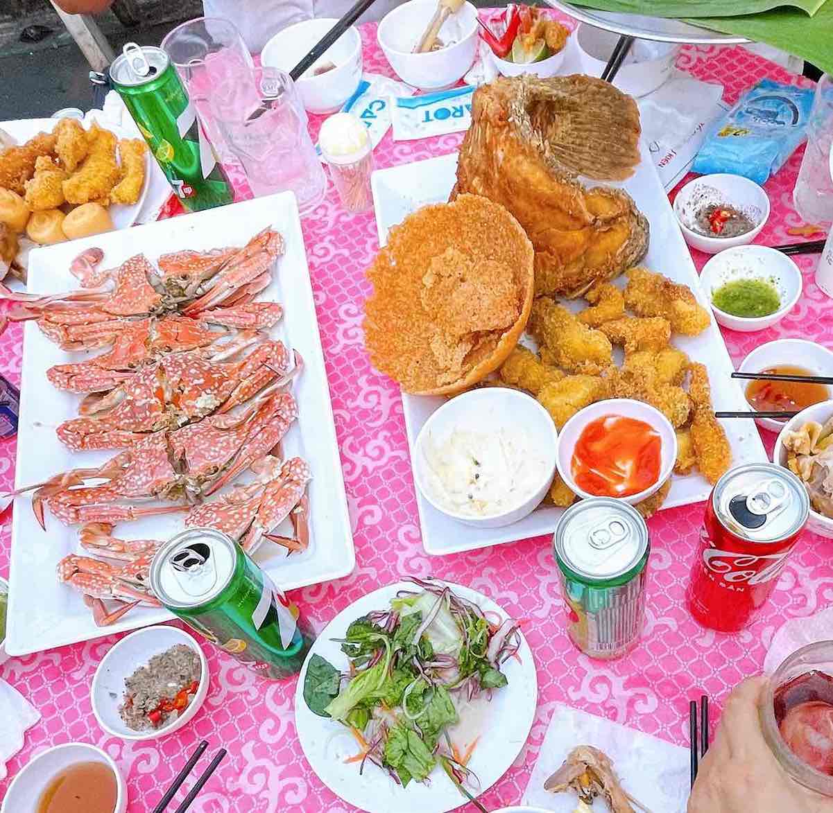 Shift meal worth 250,000 VND/serving for workers of Acrowel Vietnam Co., Ltd. Photo: Long Thanh district Labor Federation