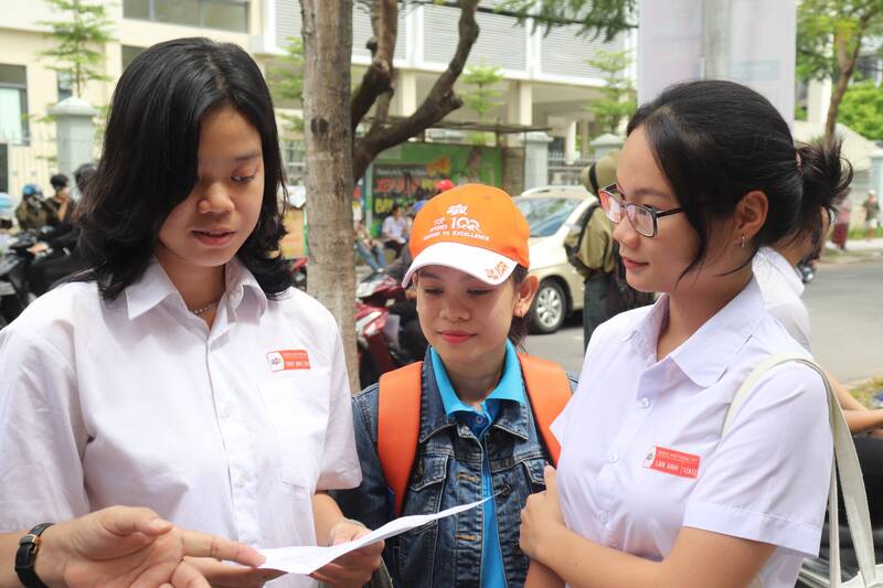 Các thí sinh Trường Hy Vọng (TP Đà Nẵng) tham gia kỳ thi tốt nghiệp THPT năm 2024. Ảnh: Nguyễn Linh