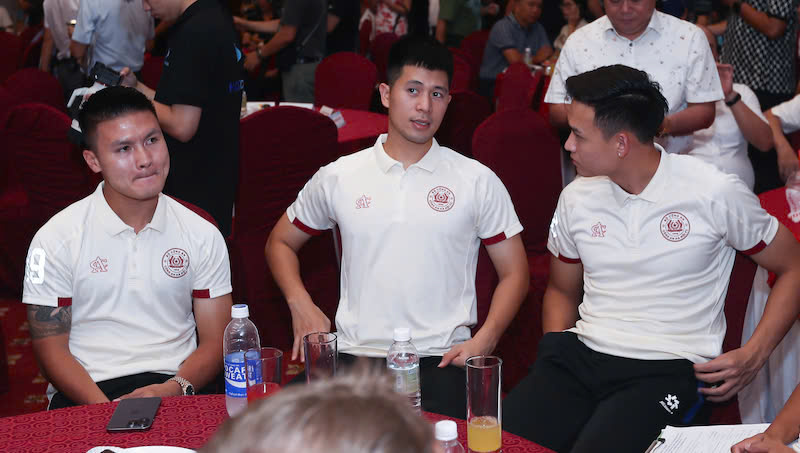 Tran Dinh Trong (middle) is a rookie of the Hanoi Police. Photo: CAHN