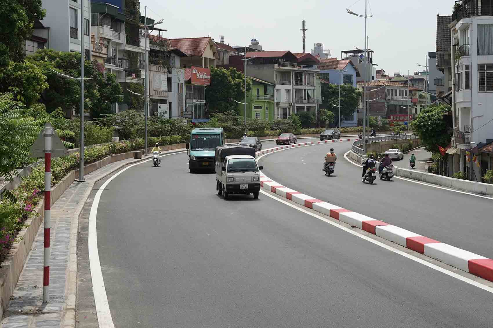 This is a special dike project, invested by the Hanoi Traffic Construction Investment Project Management Board, with a total capital of 815 billion VND, of which phase 2 is 544 billion VND.