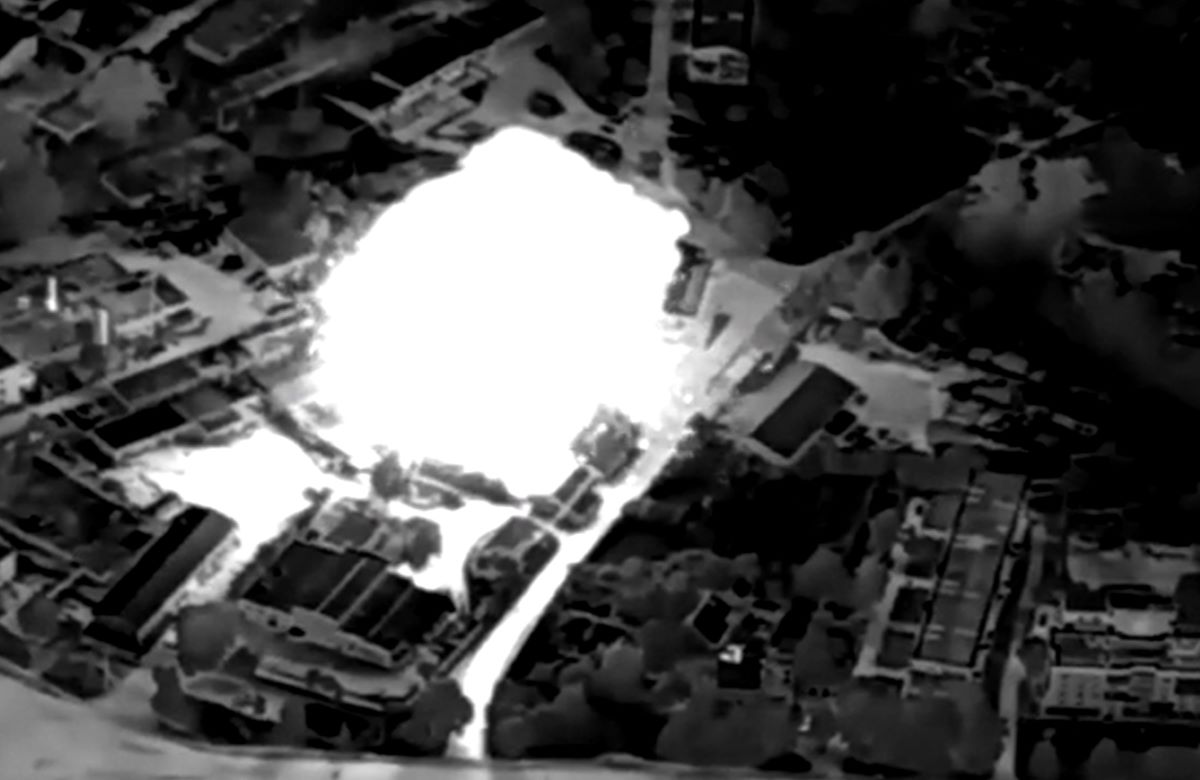 Nga thả bom lượn trúng sở chỉ huy của Ukraina. Ảnh cắt từ video