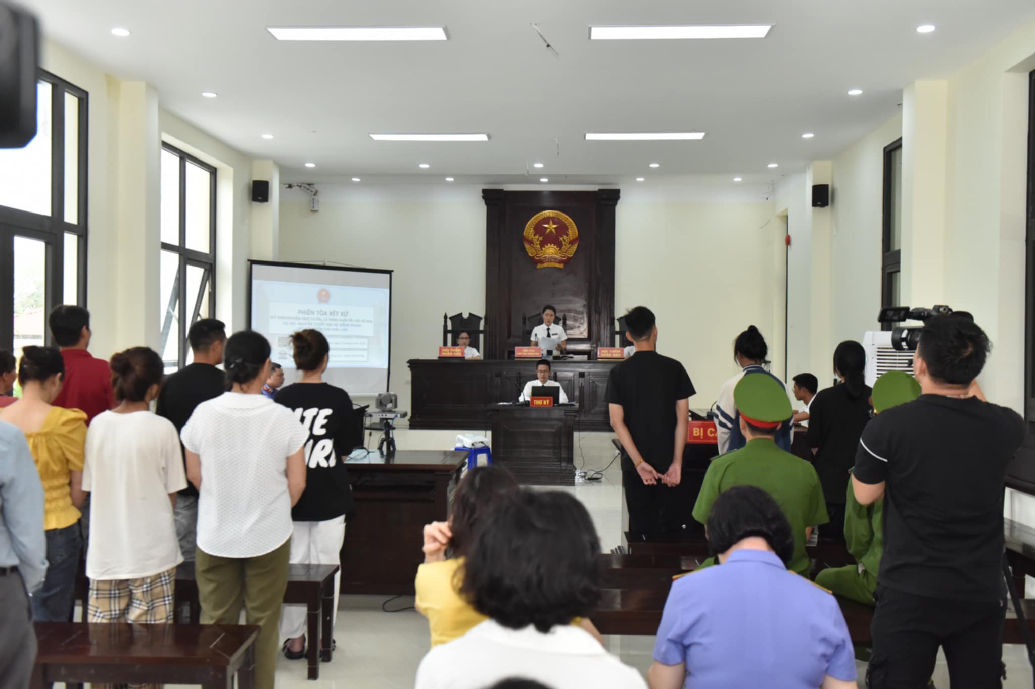 Xét xử trực tuyến là một trong những hoạt động của việc chuyển đổi số của ngành Tòa án, mang lại nhiều lợi ích, tiết kiệm. Ảnh: N.Anh