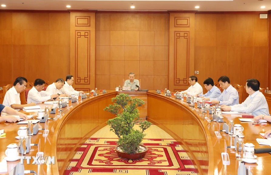 General Secretary and President To Lam, Head of the Human Resources Subcommittee of the 14th Party Congress, chaired the Human Resources Subcommittee meeting. Photo: TTXVN