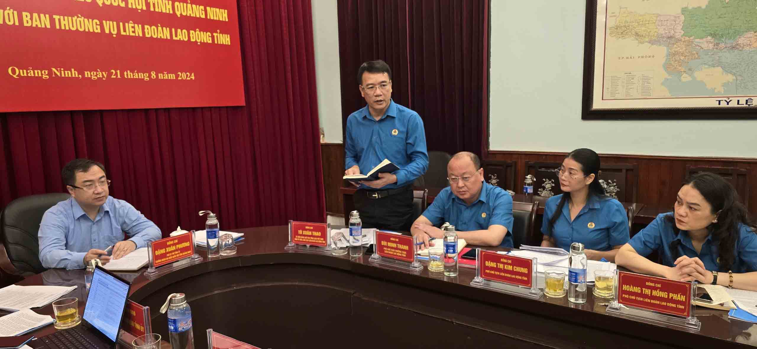 Member of the Presidium of the Labor Union, Chairman of the Confederation of Labor of Quang Ninh province, Mr. To Xuan Thao answered and clarified with the working delegation some issues of union member development, making recommendations to the union levels to the province... Photo: Tran Ngoc Duy