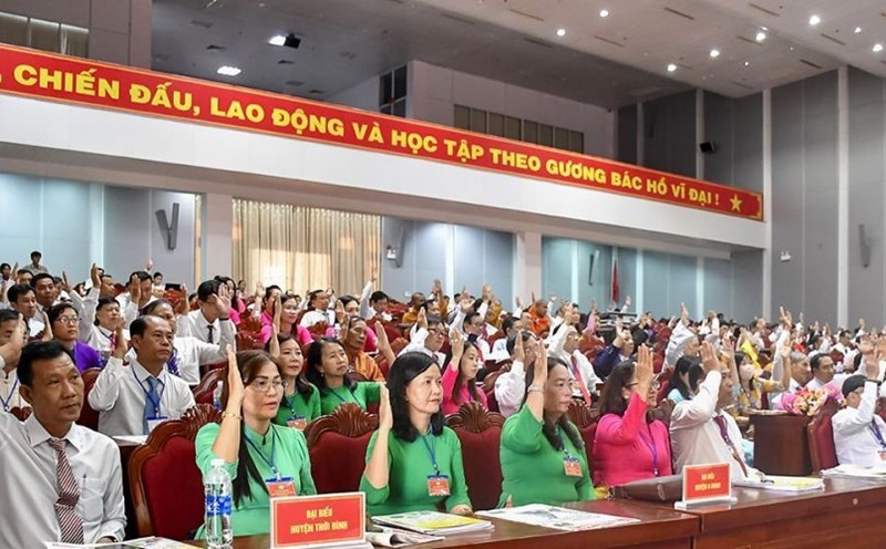 The 10th Congress of the Vietnam Fatherland Front (Fatherland Front) of Ca Mau province, term 2024-2029, voted to approve many important targets. Photo: Nhat Ho