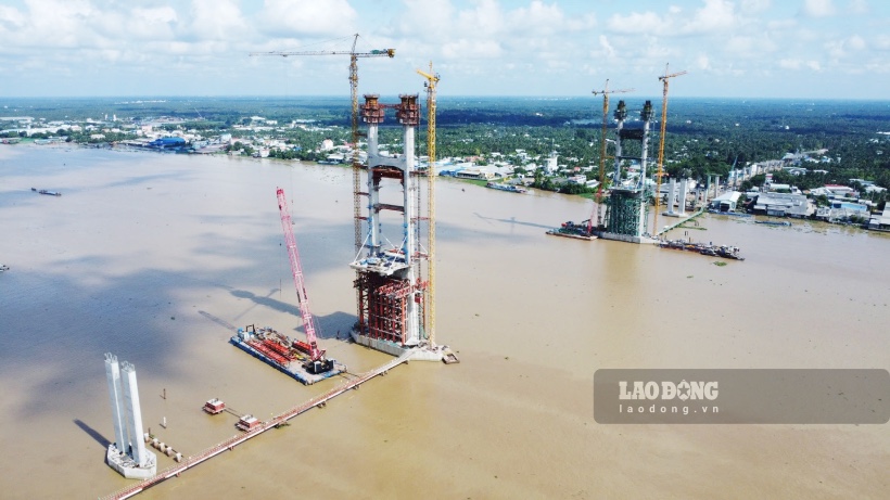 As of the end of July 2024, the Rach Mieu 2 bridge project was 55.9% completed, the overall basis basically met the plan, the main bridge part - Rach Mieu 2 bridge was more than 5% ahead of schedule.