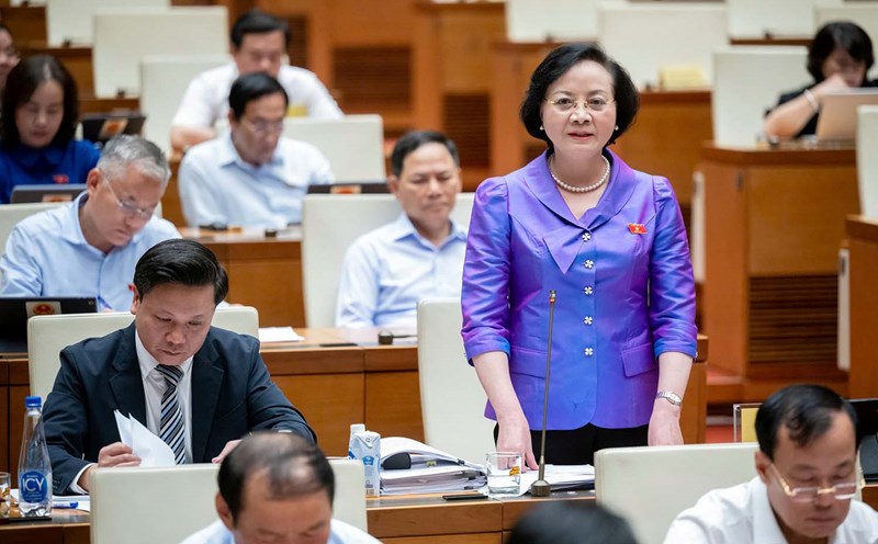 Bộ trưởng Bộ Nội vụ Phạm Thị Thanh Trà cho biết, giai đoạn vừa qua việc sắp xếp số cán bộ dôi dư đã cơ bản hoàn thành. Ảnh: Quochoi.vn