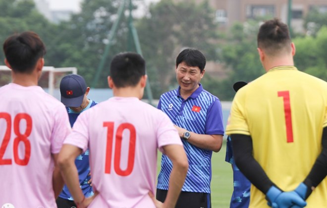 Coach Kim Sang-sik needs to take advantage of the time to build the squad and playing style for the Vietnamese team. Photo: VFF