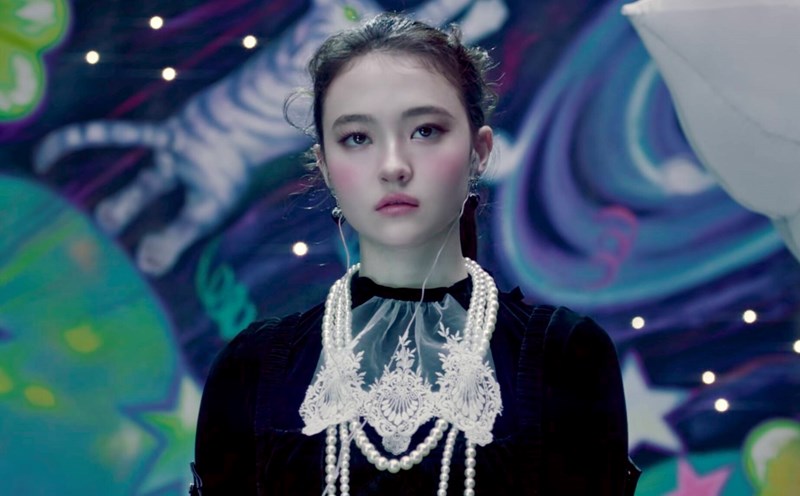 Thành viên đầu tiên của nhóm nhạc MEOVV lộ diện, Ella Gross. Ảnh: The Black Label