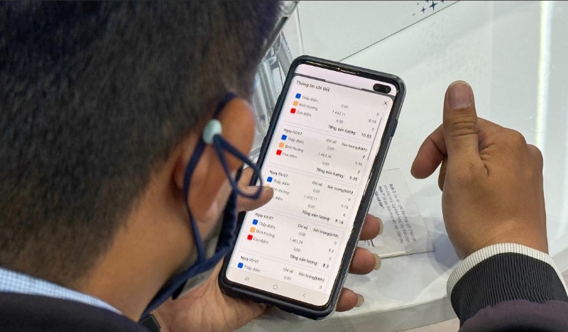 Installing the EVNHCMC Customer Service App, customers will see a daily electricity consumption chart. Photo: provided by EVNHCMC