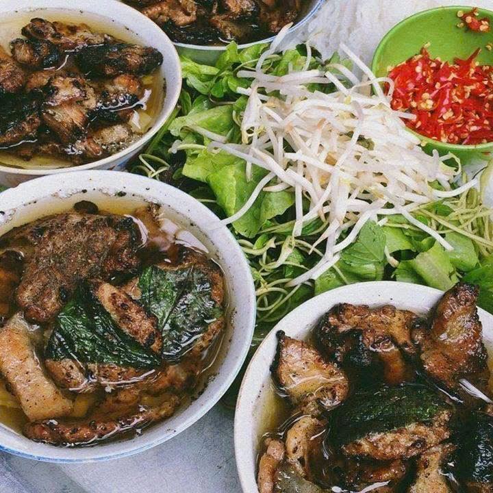 The restaurant's bun cha is considered plump and rich in flavor. Photo: Phuong Anh