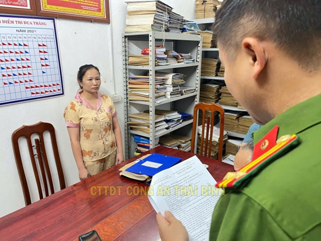 Nữ quái ở Thái Bình giả làm thầy bói để chiếm đoạt tiền tỉ