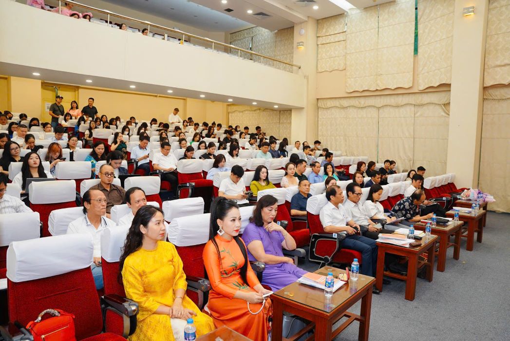 Scene of the scientific conference "Art education oriented towards developing qualities and capacities in general education establishments in Vietnam"