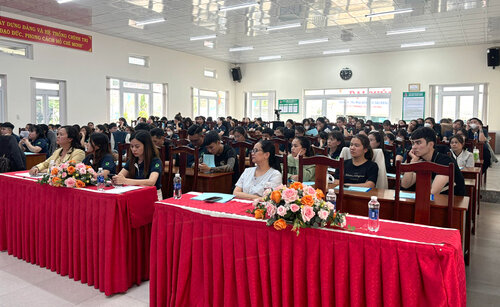 150 employees of Highlands Seedling Joint Stock Company participated in propaganda about gender equality. Photo: N.KIM