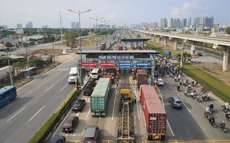 Trạm thu phí BOT Xa lộ Hà Nội ở TPHCM. Ảnh: Anh Tú