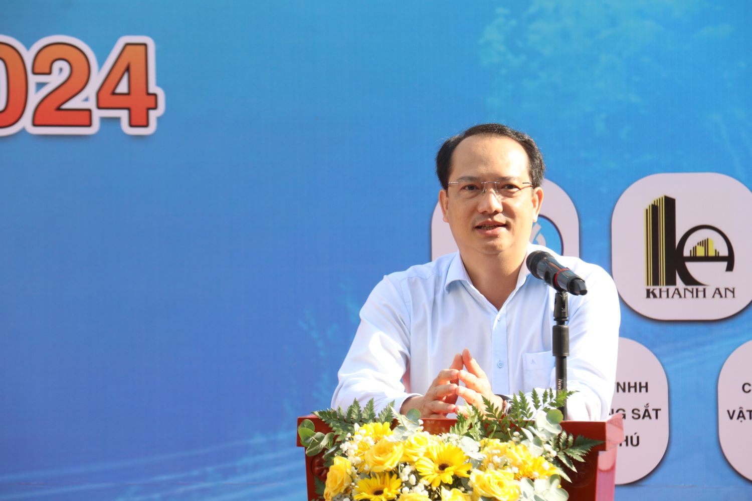 Mr. Tran Anh Tuan - Deputy General Director, Chairman of the Culture and Sports Council of Vietnam Railway Corporation spoke at the opening ceremony. Photo: Phuong Linh