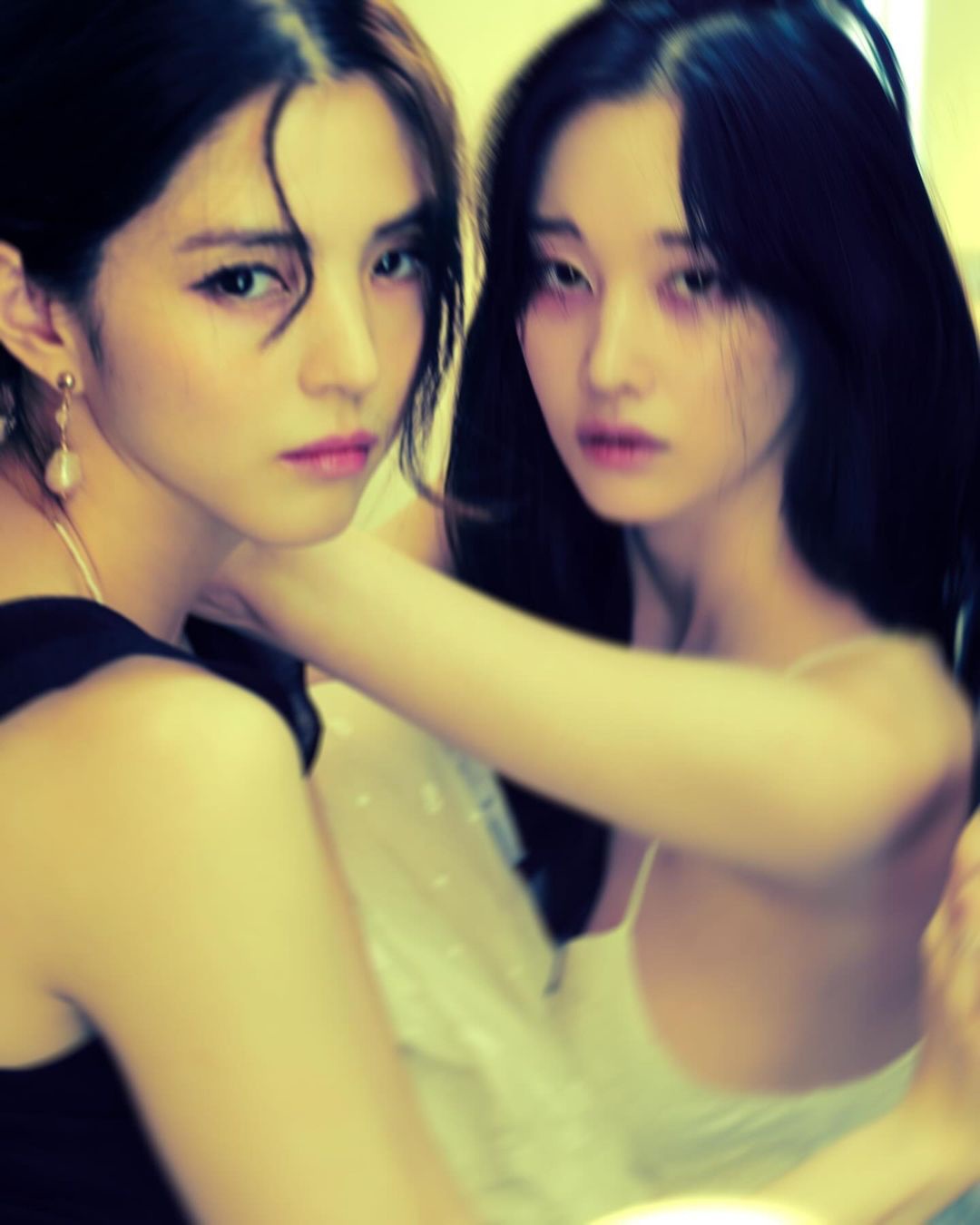 Han So Hee - Jeon Jong Seo are attractive in a set of photos taken together. Photo: Instagram