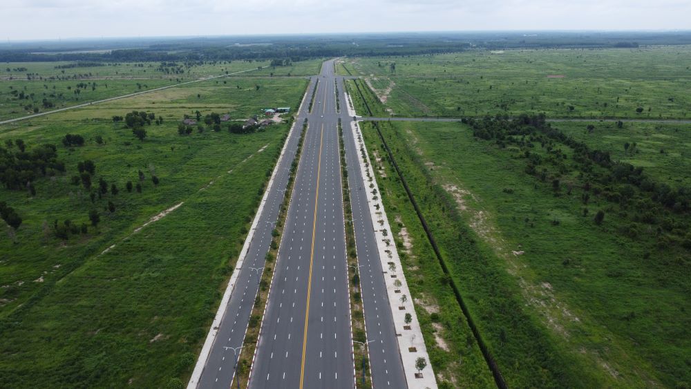 Binh Duong develops transport infrastructure to welcome investors. Photo: Dinh Trong