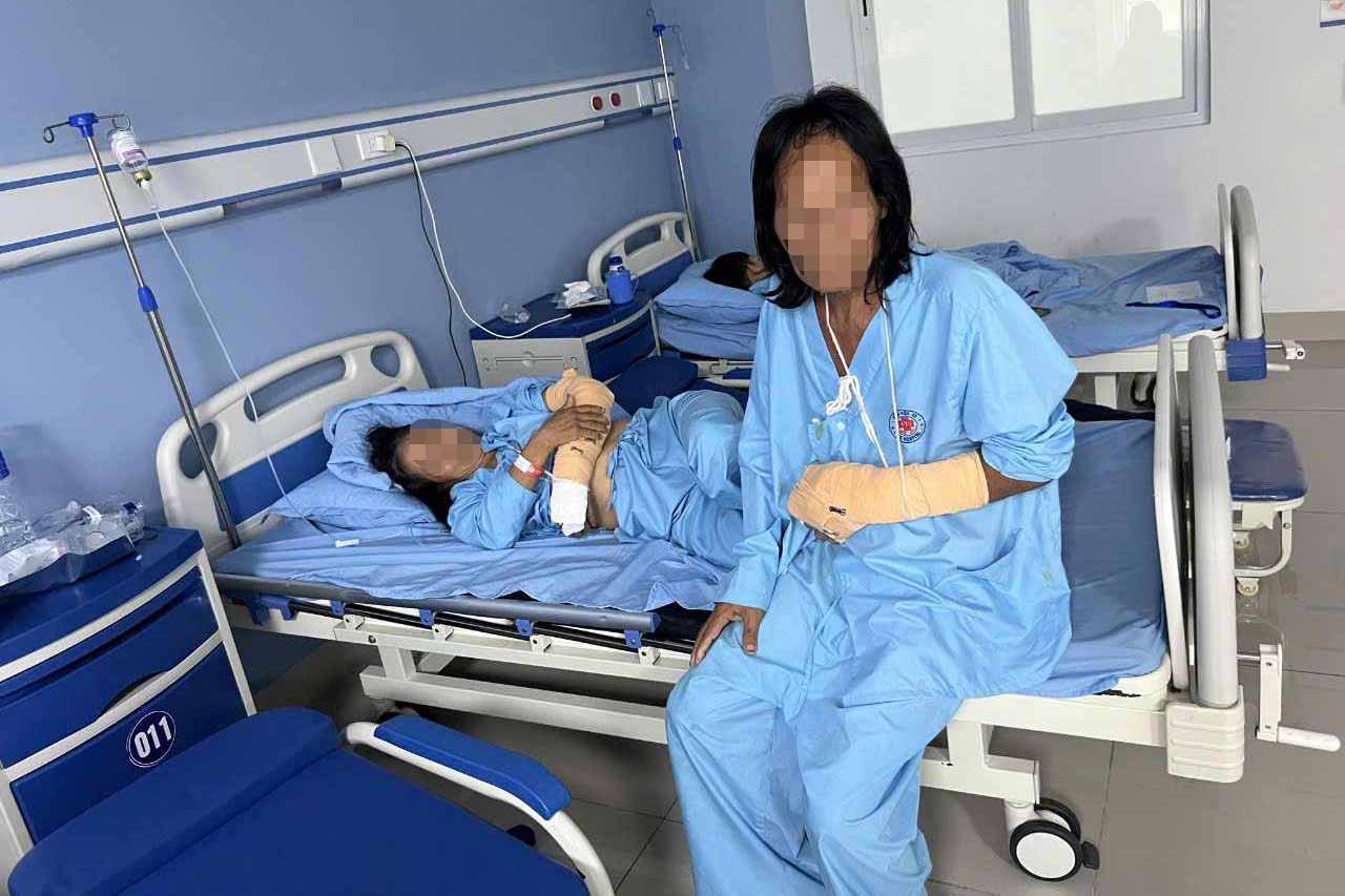 Vợ chồng ông N, bà H đang phải nhập viện điều trị thương tích. Ảnh: Trung Tuấn.