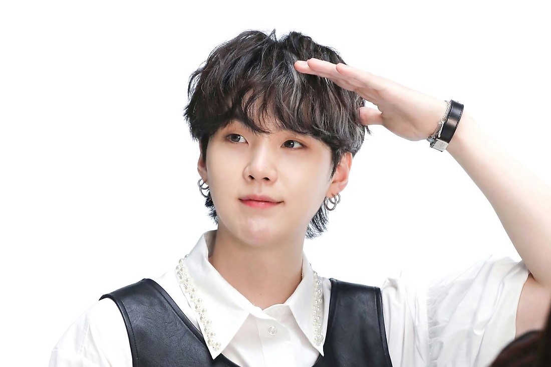 Nam thần tượng Kpop Suga nhóm BTS. Ảnh: Naver