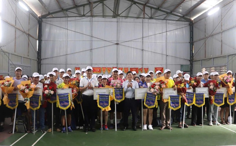 Các VĐV tham gia hội thao ngành GTVT Quảng Bình. Ảnh: H.Hạnh