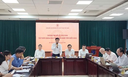 Liên hiệp các hội khoa học và Kỹ thuật Việt Nam công bố tôn vinh 135 trí thức khoa học công nghệ. Ảnh: Minh Hạnh