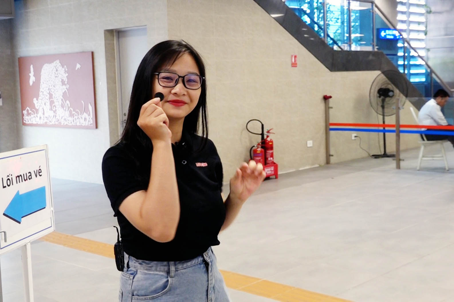 Trải nghiệm thực tế ngày đầu metro Nhổn - ga Hà Nội bán vé