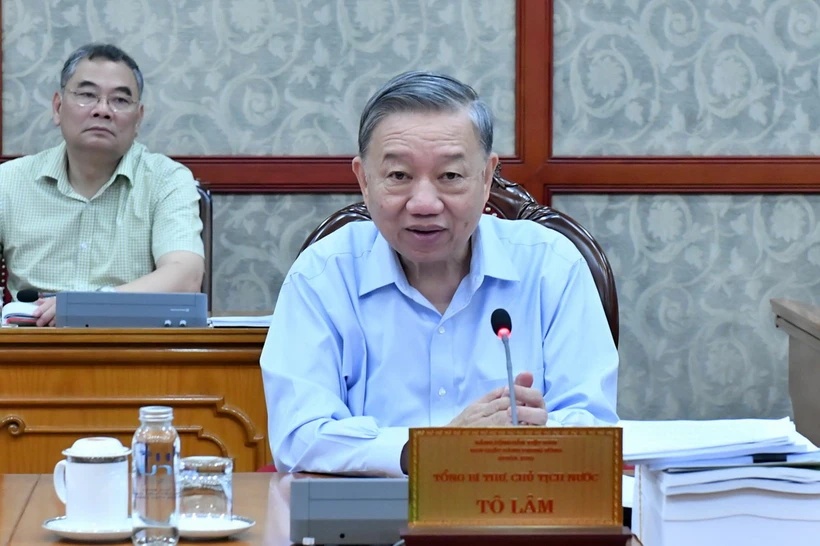 Tổng Bí thư, Chủ tịch nước Tô Lâm chủ trì cuộc họp Bộ Chính trị cho ý kiến về Quy hoạch Thành phố Hồ Chí Minh thời kỳ 2021-2030, tầm nhìn đến năm 2050. Nguồn: Báo Nhân dân.
