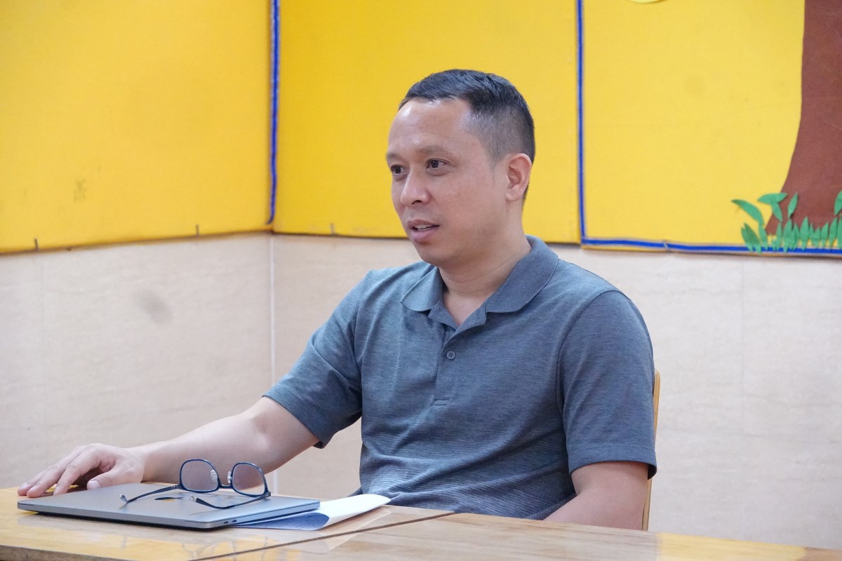 Ông Nguyễn Mạnh Dương chia sẻ những thông tin sau buổi làm việc với Trung tâm Văn hóa - Thể thao Tân Bình vào sáng 23.8. Ảnh: Nguyễn Đăng