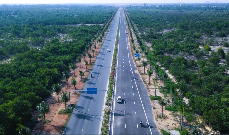 Vo Chi Cong Street passing through Tam Ky City, Quang Nam. Hoang Bin's photo