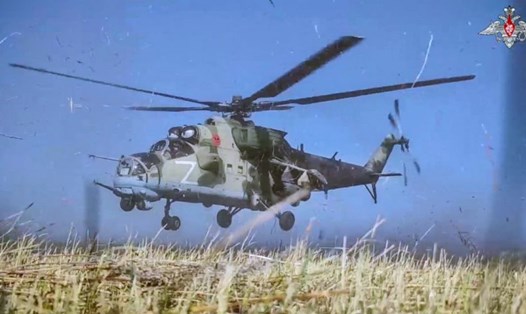 Trực thăng tấn công Mi-35m của Nga tại khu vực biên giới Kursk của Nga. Ảnh: AFP