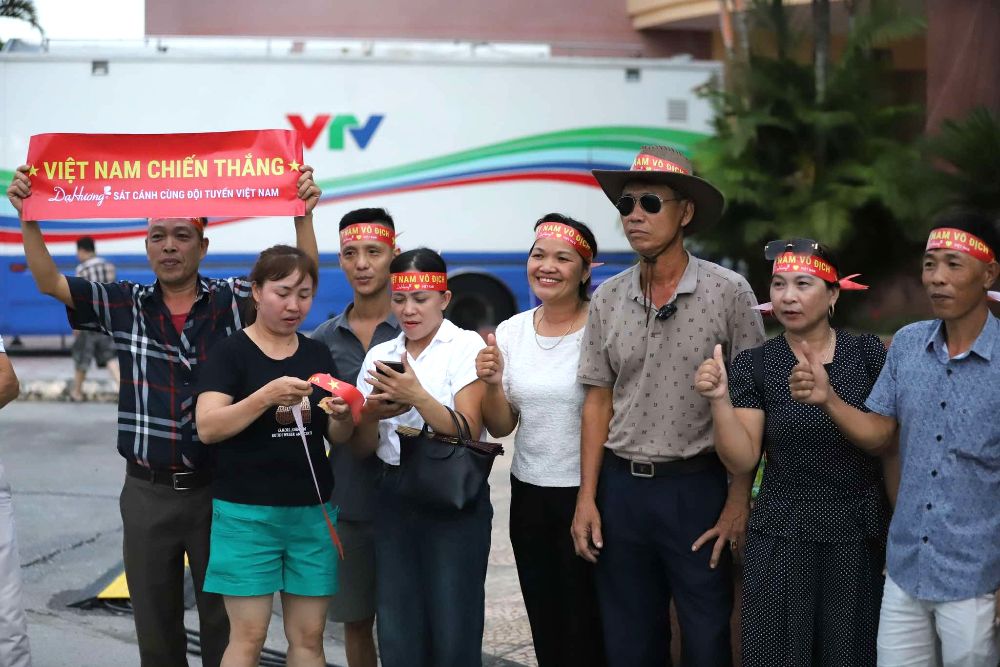 Người hâm mộ từ nhiều tỉnh thành tới Ninh Bình xem giải bóng chuyền nữ quốc tế VTV Cup 2024. Ảnh: Chi Trần