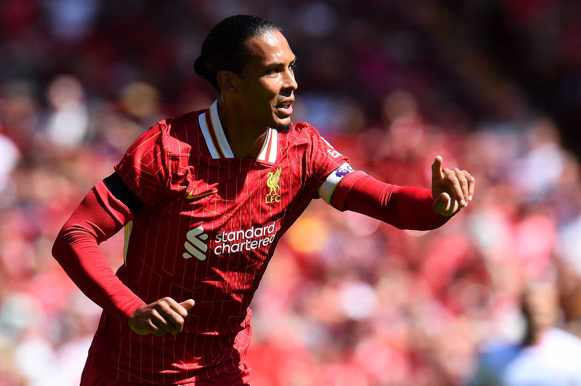 Van Dijk chưa thể tìm được tiếng nói chung với Liverpool trong việc gia hạn. Ảnh: AFP