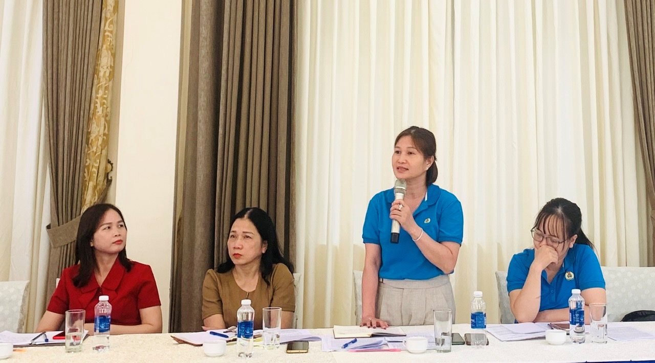 Các đại biểu trao đổi, chia sẻ về kinh nghiệm trong phát triển đoàn viên. Ảnh: Thu Hường