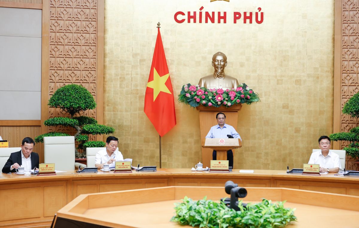 Thủ tướng Chính phủ Phạm Minh Chính chủ trì phiên họp Chính phủ chuyên đề pháp luật tháng 8.2024. Ảnh: Nhật Bắc