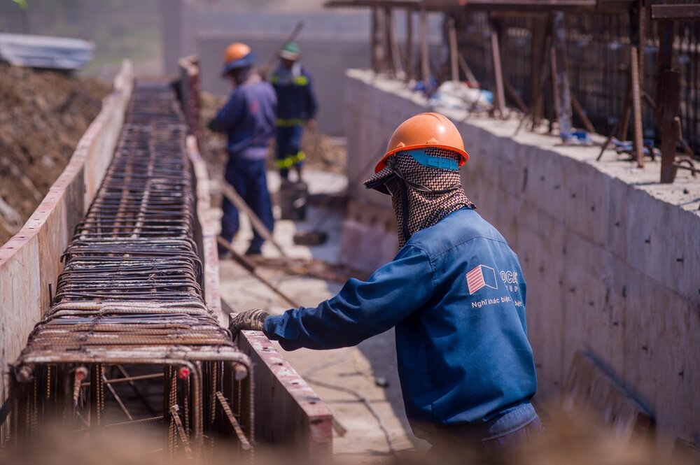 Tăng cường nhân sự nhằm đẩy nhanh tiến độ thi công tại dự án hầm Tuy An. Ảnh: Tập đoàn Đèo Cả.