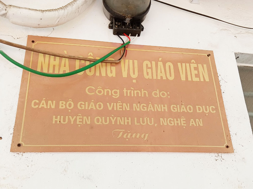 Khu nhà công vụ Trường Tiểu học và Trung học cơ sở Tân Thắng là công trình do Công đoàn ngành Giáo dục Quỳnh Lưu tặng. Ảnh: Quang Đại