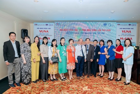 Leading experts in the field of Nephrology from VUNA and representatives of the conference sponsor and satellite conference program organizer.