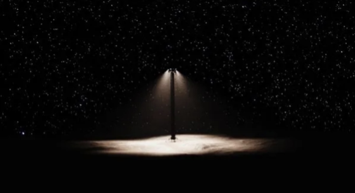 Những cây đèn đường được Mỹ dựng trên Mặt trăng sẽ có kích thước khổng lồ để hỗ trợ nghiên cứu khoa học. Ảnh: Chụp màn hình