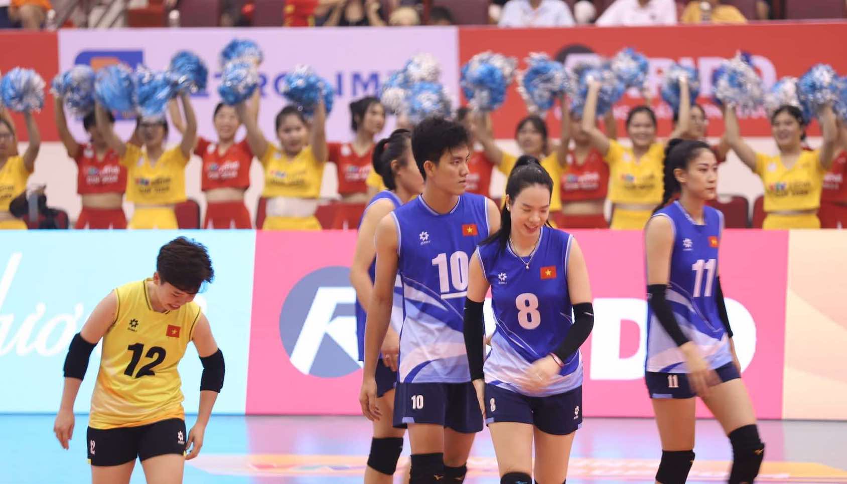 Tuyển bóng chuyền nữ Việt Nam thua 0-3 trước câu lạc bộ Kuanysh (Kazakhstan) ở trận ra quân VTV Cup 2024. Ảnh: Chi Trần