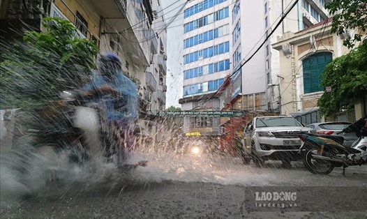 Dự báo Bắc Bộ có nơi mưa rất to hôm nay 25.8. Ảnh: Tùng Giang