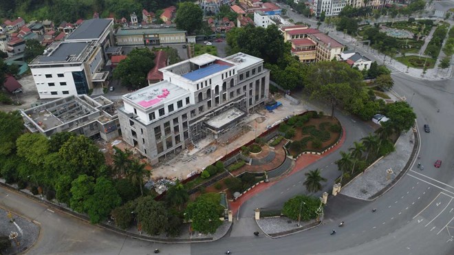 Trên công trường Dự án UBND tỉnh trăm tỉ tại Yên Bái