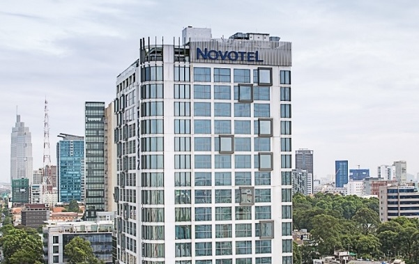 Ông chủ khách sạn Novotel thua lỗ triền miên nhưng lại huy động lượng trái phiếu cực lớn. Ảnh: Anh Dũng