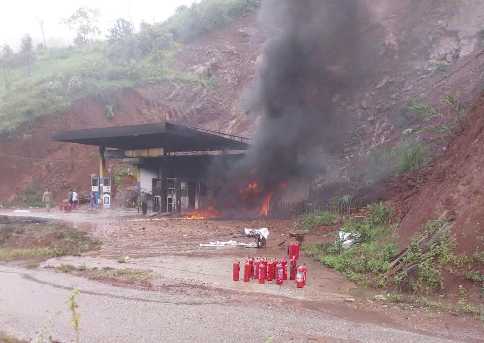 Hiện trường vụ cháy cây xăng tại xã Vàng Đán, thuộc huyện Nậm Pồ, tỉnh Điện Biên. Ảnh: Người dân cung cấp