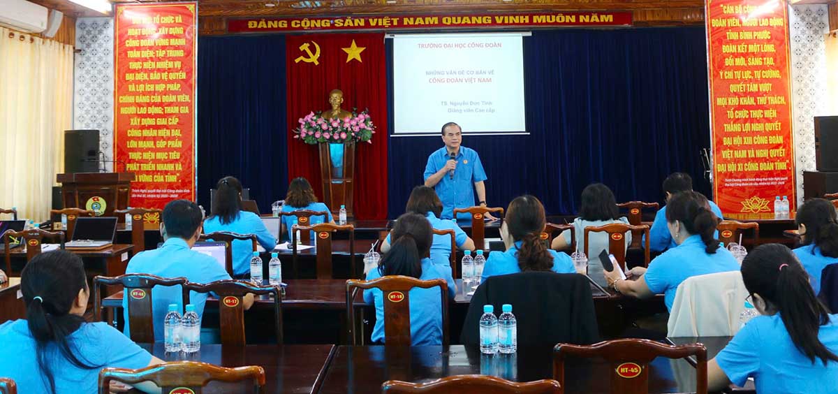 Overview of the Opening Ceremony. Photo: Provided by Binh Phuoc Provincial Labor Federation.