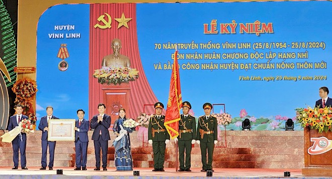 Vinh Linh district received the Second Class Independence Medal for the 3rd time. Photo: Hung Tho