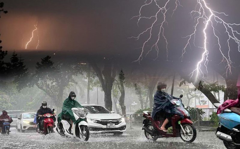 Dự báo mưa to kèm dông, sét ở Nam Bộ. Ảnh: LĐO