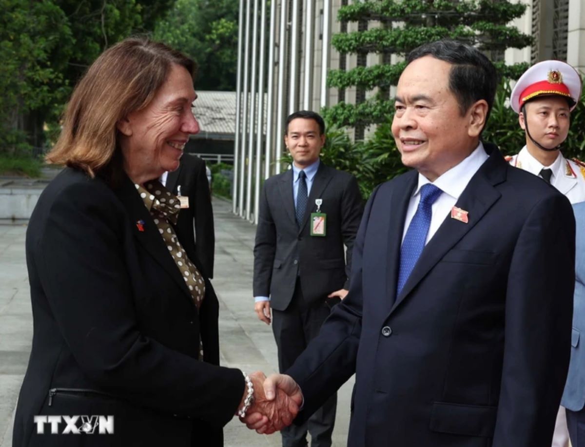 National Assembly Chairman Tran Thanh Man welcomed Australian Senate President Sue Lines. Photo: TTXVN