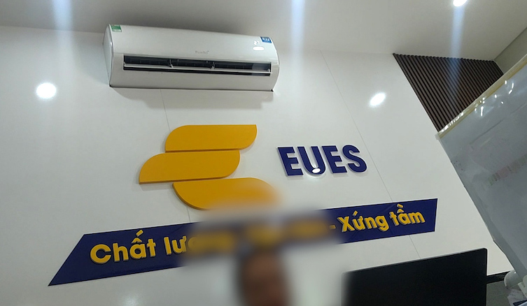 Nhân viên của EUES Academy cho hay, nhu cầu đăng ký thi TELC của học viên hiện nay rất nhiều, hiện tại, đã hết suất thi vào tháng 9. Ảnh: PV 